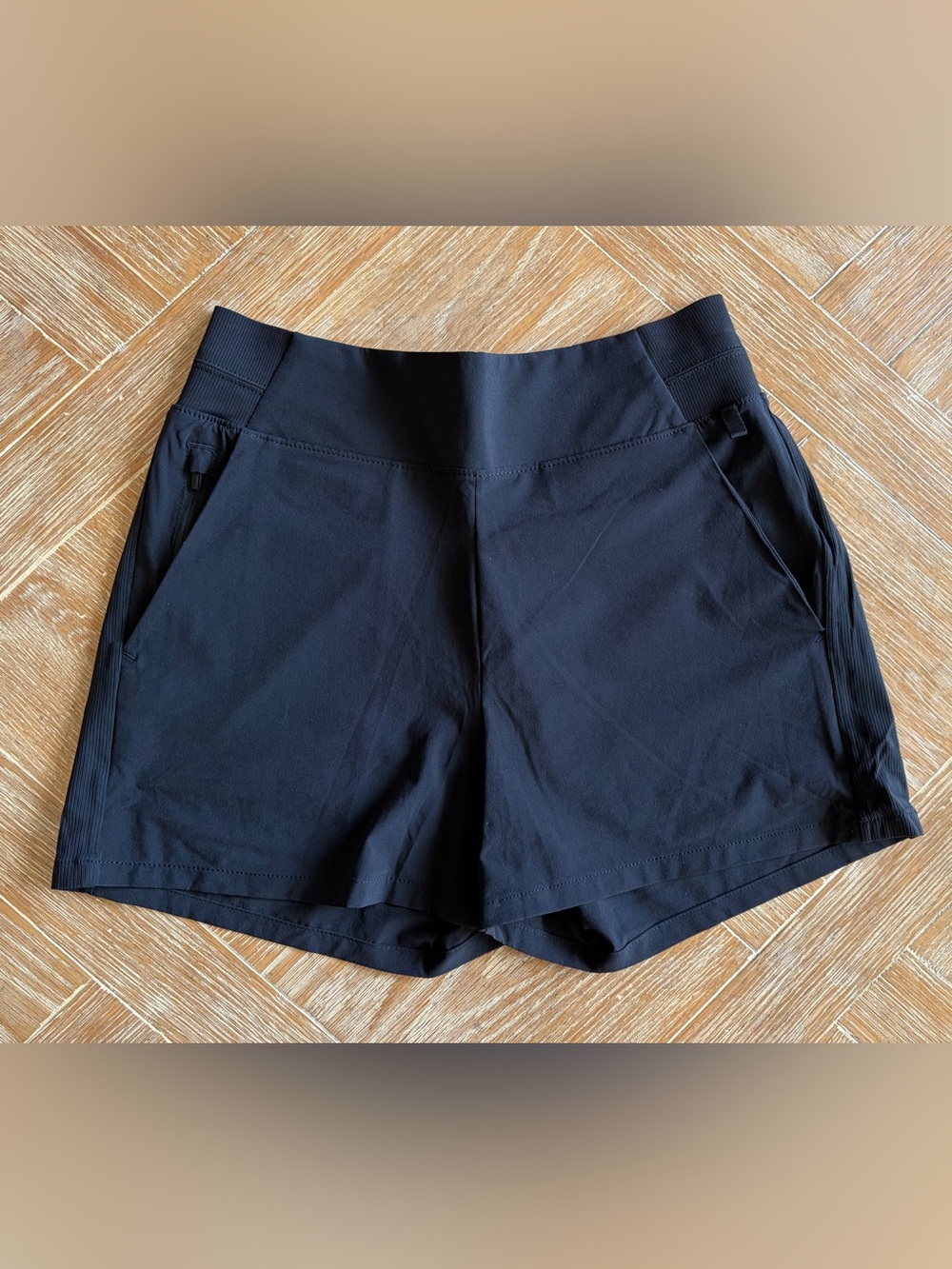 Athleta Brooklyn Black Shorts Size 4